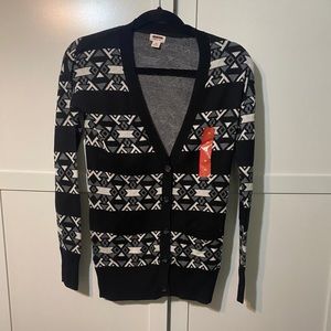 Mossimo Aztec Sweater Black & white button up